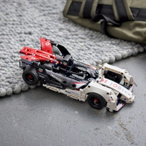 LEGO 42137 Technic - Formula E Porsche 99X Electric